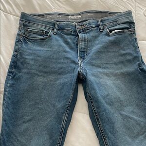 Sonoma Relaxed Fit Men's Jeans in Classic Blue